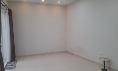 Rumah Baru Direnovasi di Jalan Besar di Condet Disewa/ Dijual Cepat