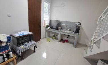 Rumah Baru Direnovasi di Jalan Besar di Condet Disewa/ Dijual Cepat