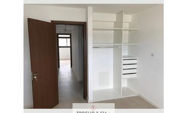 Triplex 4 amb con entrada vehículo “a Estrenar