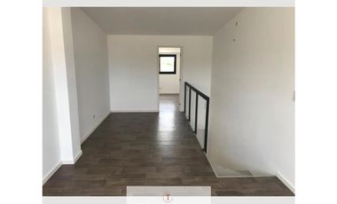 Triplex 4 amb con entrada vehículo “a Estrenar