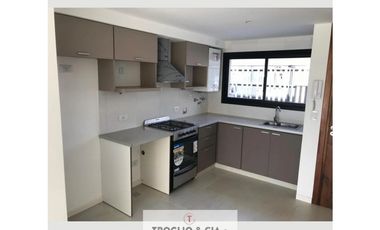 Triplex 4 amb con entrada vehículo “a Estrenar