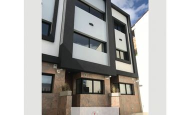 Triplex 4 amb con entrada vehículo “a Estrenar