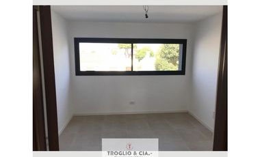 Triplex 4 amb con entrada vehículo “a Estrenar
