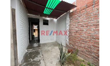 Venta Casa  Frente A Parque Urb. Manuel Arevalo - La Esperanza