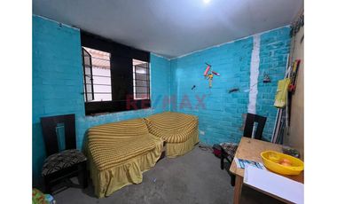Venta Casa  Frente A Parque Urb. Manuel Arevalo - La Esperanza