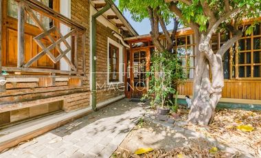 Casa en venta de 6 dorm. en Ñuñoa