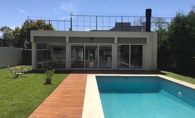 Casa en venta en Quilmes Este
