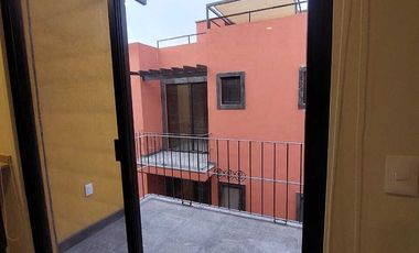 RENTO AMPLIO PENTHOUSE  SIN MUEBLES
