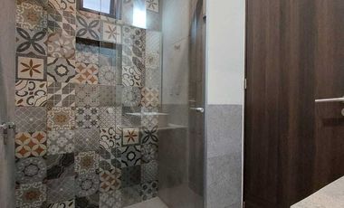 RENTO AMPLIO PENTHOUSE  SIN MUEBLES
