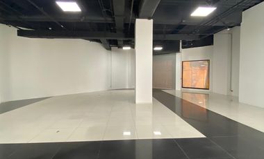 local en arriendo en centro comercial santafé. Cod A700113