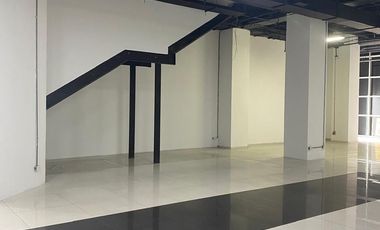 local en arriendo en centro comercial santafé. Cod A700113