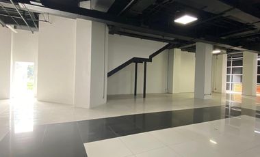 local en arriendo en centro comercial santafé. Cod A700113