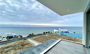 Elegante y moderna casa vista al mar en Urb. Ciudad del Mar, Manta
