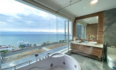 Elegante y moderna casa vista al mar en Urb. Ciudad del Mar, Manta