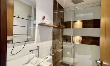 Elegante y moderna casa vista al mar en Urb. Ciudad del Mar, Manta