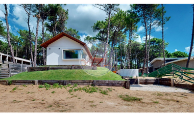 CASA 7 MZN D / BARRIO PIONEROS