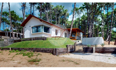 CASA 7 MZN D / BARRIO PIONEROS