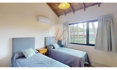 CASA 7 MZN D / BARRIO PIONEROS