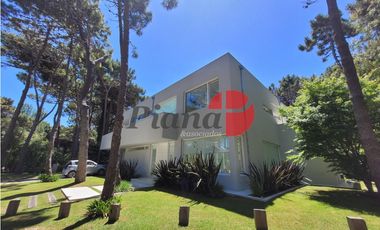 Casa en Venta - Alcino - Zona Norte - Excelente construcción