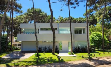 Casa en Venta - Alcino - Zona Norte - Excelente construcción