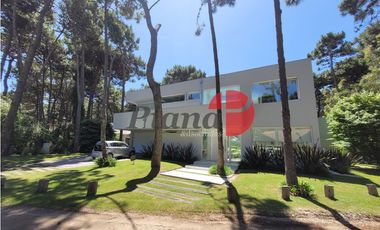 Casa en Venta - Alcino - Zona Norte - Excelente construcción