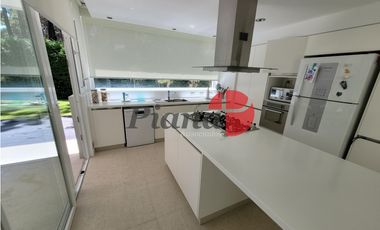 Casa en Venta - Alcino - Zona Norte - Excelente construcción