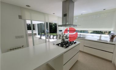 Casa en Venta - Alcino - Zona Norte - Excelente construcción