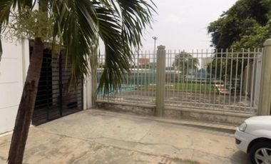 casalote en venta en ciudad jardín. Cod V70479