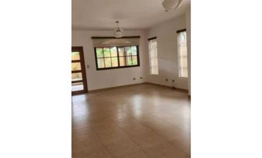 Se Alquila Hermosa casa en Costa Sur $2500