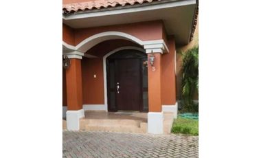 Se Alquila Hermosa casa en Costa Sur $2500