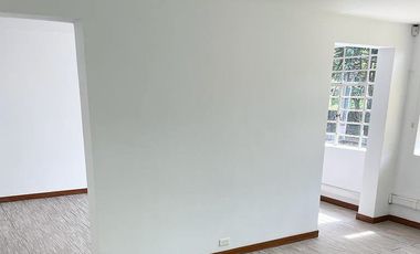 PR15049 Oficina independiente en arriendo en el sector El Portal