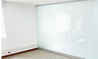 PR15049 Oficina independiente en arriendo en el sector El Portal