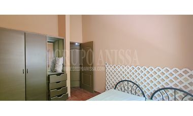 OPORTUNIDAD! Se Vende Amplia Casa en Altos del Maria