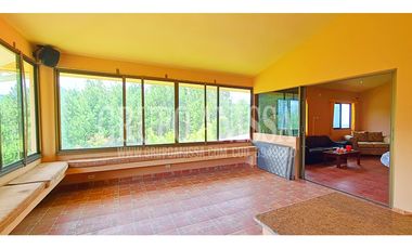 OPORTUNIDAD! Se Vende Amplia Casa en Altos del Maria