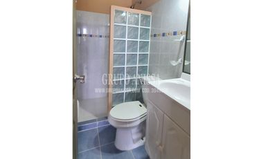 OPORTUNIDAD! Se Vende Amplia Casa en Altos del Maria