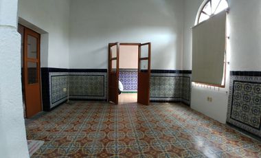 Oficina en Renta/Venta de un piso en Col. Centro avenida principal