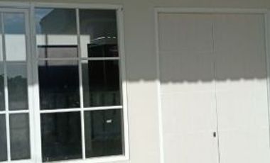 Dijual Rumah Bangunan Baru Lokasi di Menganti Permai Surabaya