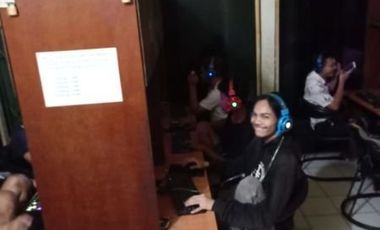 Ruko 2 Lantai LB 54 M2 (2 Ruko) Usaha Warnet di Batujajar