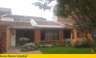 Villa Casa Edificio de venta en El Crea – código:13177