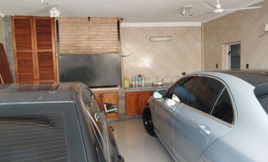Casa para 2 Familias en venta en Wilde Centro