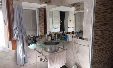 Casa para 2 Familias en venta en Wilde Centro