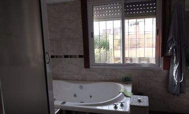 Casa para 2 Familias en venta en Wilde Centro