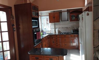 Casa para 2 Familias en venta en Wilde Centro