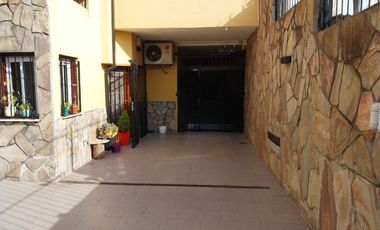 Casa para 2 Familias en venta en Wilde Centro