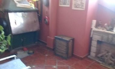 Casa PH en venta en Piñeyro