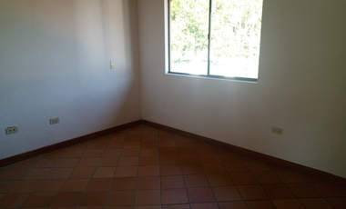 casa en arriendo en la aldea. Cod A400501