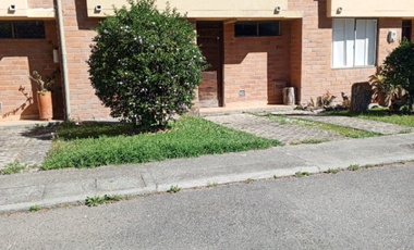 casa en arriendo en la aldea. Cod A400501