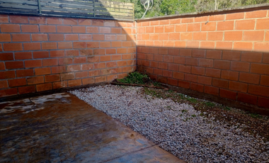 casa en arriendo en la aldea. Cod A400501