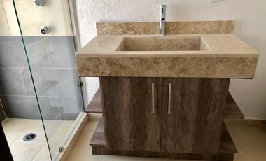 PRECIOSA CASA DE 3 NIVELES TIENE TODO!  JARDIN 70M2 GRAN SALÓN DE JUEGOS 3 REC