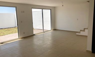 PRECIOSA CASA DE 3 NIVELES TIENE TODO!  JARDIN 70M2 GRAN SALÓN DE JUEGOS 3 REC